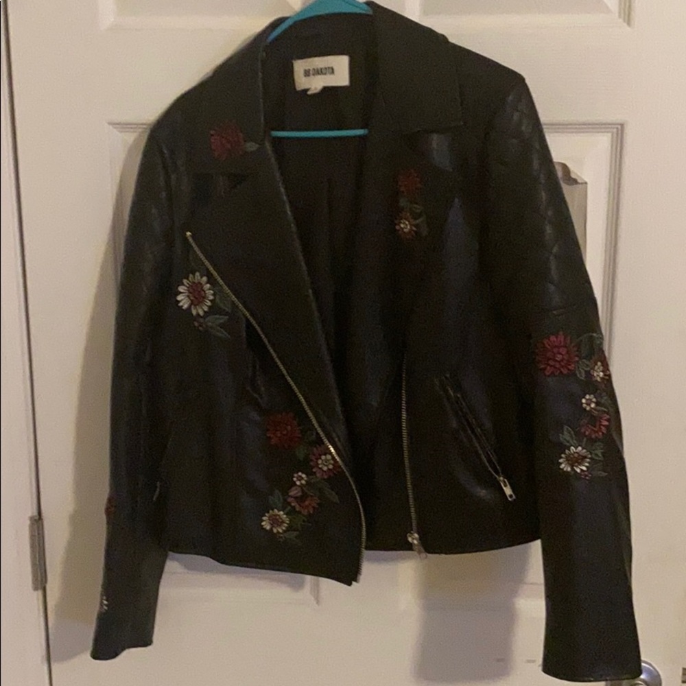 Black leazher jacket. Vegan! Size L